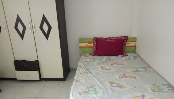 Cho thuê nhà nguyên căn số Bộ CA ngõ 211/180 Khương Trung, 5 tầng, 5 ngủ, 15 Triệu (có TL)